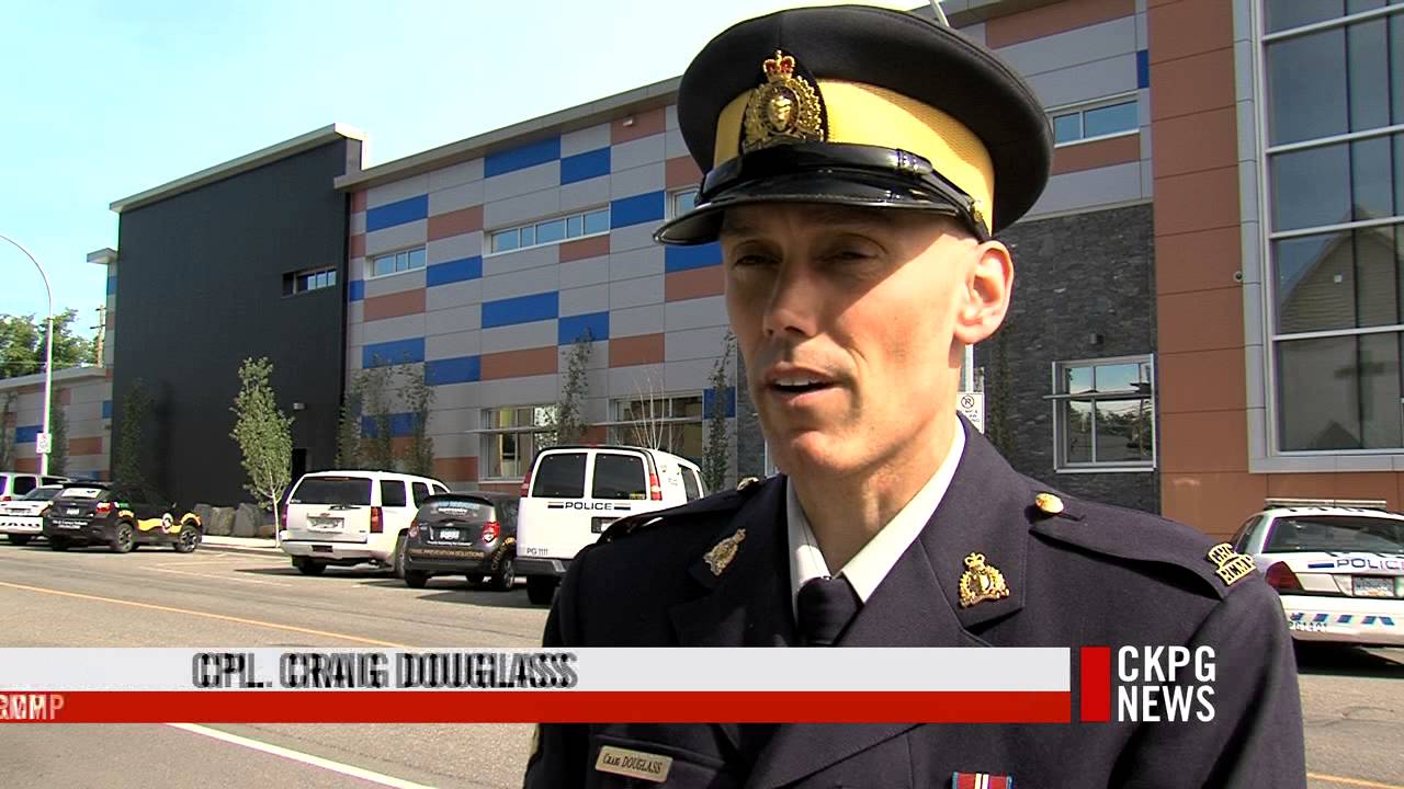 RCMP on the Hunt for Armed Robbery Suspect - YouTube