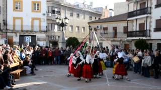 Niñas bailando en los carnavales de El Real de San Vicente 2017