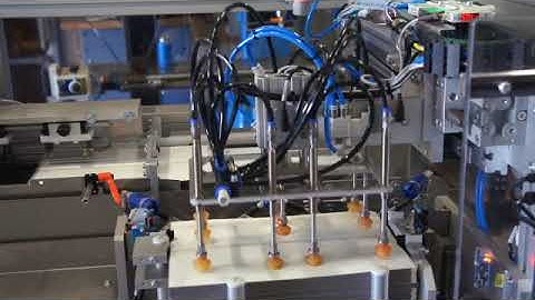 Machine voor coderen van identificatie documenten.