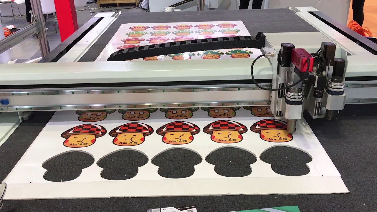 CCD camera display KT board PVC photo frame knife cutting machine with CCD camera