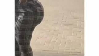 Mdada Mwenye Makalio Makubwa  ya asili Dunian