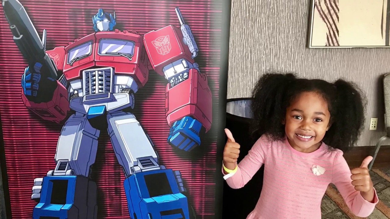 TFCON 2017 - The Real Optimus Prime Calls Daron