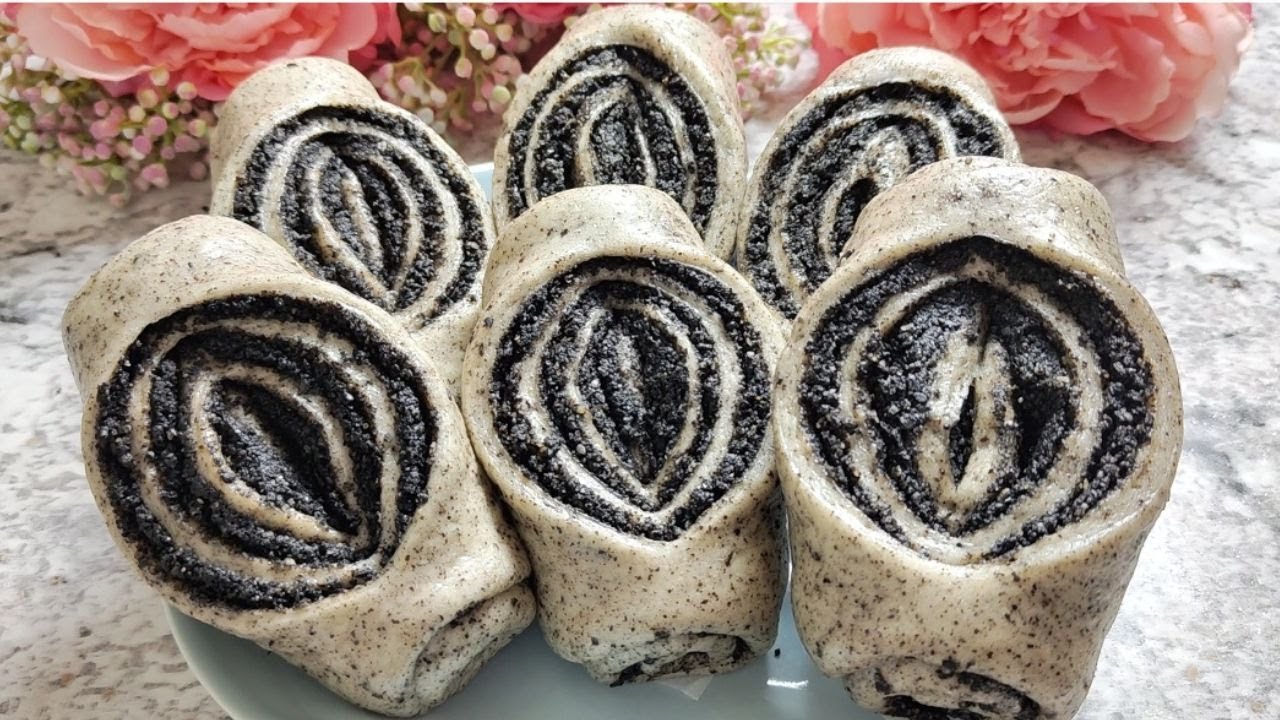 Black Sesame Steamed Buns | 黑芝麻馒头 ,  带有浓郁的黑芝麻香气，无蛋无奶，却依然柔软细腻，带着天然谷物的醇香，口感健康又满足