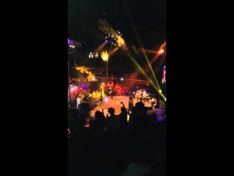 Smash Mouth Live In Manila Walking In The Sun