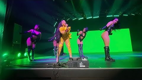 Chloe : in pieces tour ( Los Angeles) full ✨