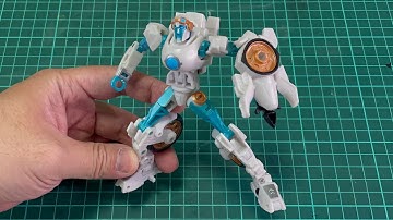 Transformers EarthSpark Deluxe Class Terran Thrash (Robot mode to Motorcycle mode)