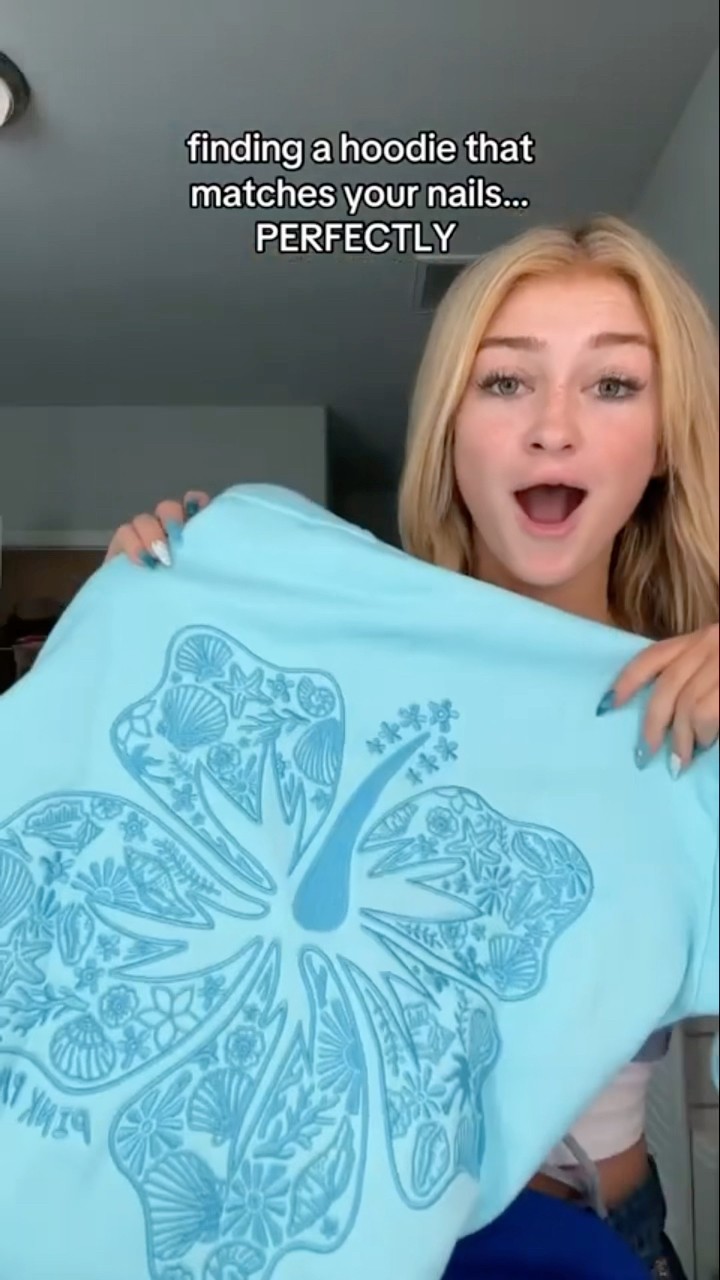 LAUNCHING IN A FEW HOURS pinkpalmpuff.com ‪@kenzieyolles
