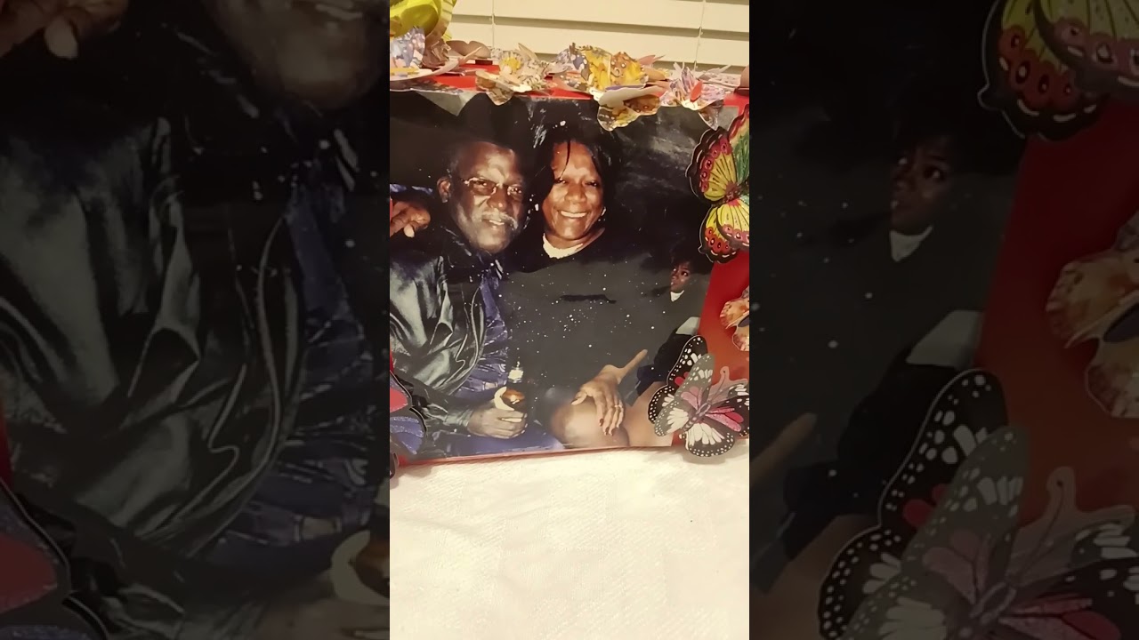 My 🎁 gift box y'all fill her up🤣🎁🦋🎂🎉💕🕊️🤣