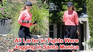 Ali Larter in Tights Goes🏃‍♀️ Jogging in Santa Monica