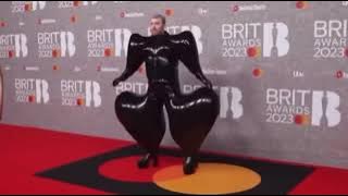 Stan Twitter: Sam Smith Squidward Walking Sounds