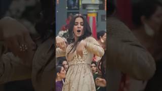 Saba Qamar dancing on a drama shoot 😍#shorts #sabaqamar