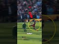 Il se moque de lui… 2 minutes plus tard, il regrette 😮🔥#viral #football #reels #goat