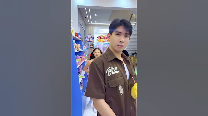 Hội Bạn Kéo Qua Shop Lyn Lyn Quậy Chấn Động | Linh Barbie TV