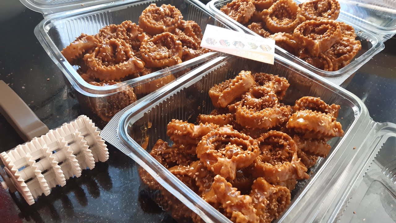 بلا عوين غتحضري كميات كثيرة من الشباكية بكل سهولة 😁 شباكية مبوقة و شاربة العسل مع جميع اسرار نجاحها