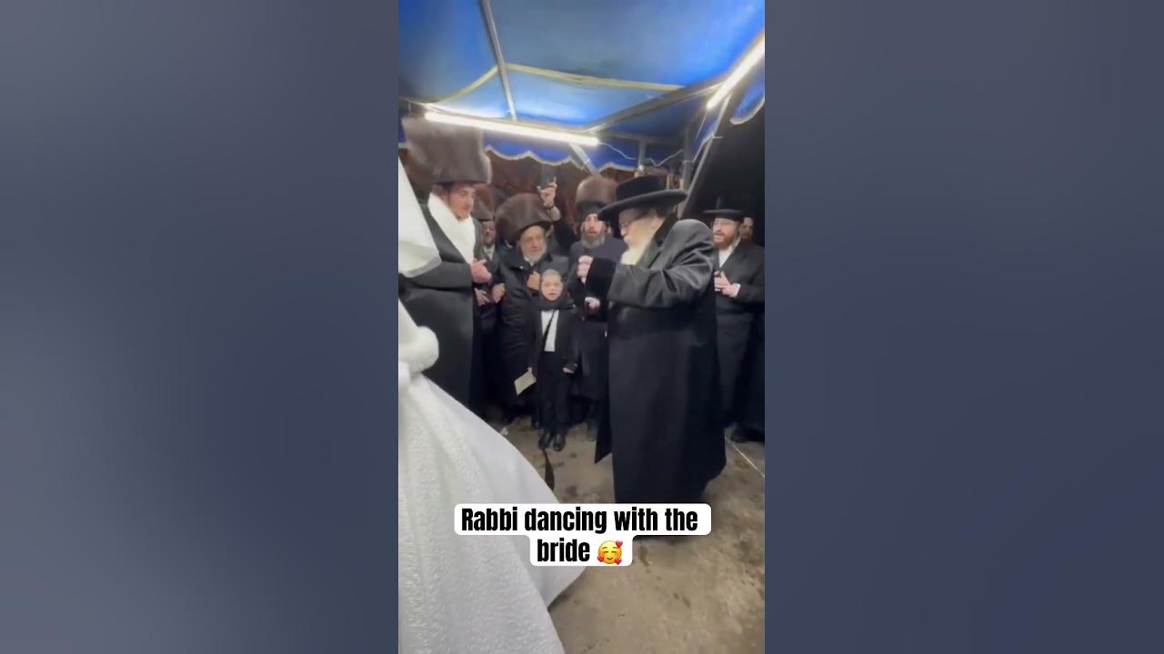 Rabbi dancing with the bride 🥰