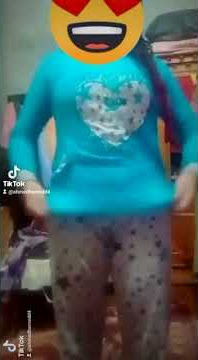 مصرية ساخنة تصور جسمها لصديقها