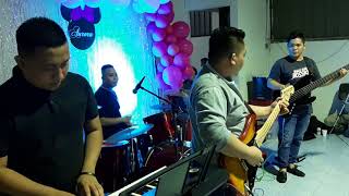 Beperang Dalam Petang - Winnie Albert Feat Khalat Band