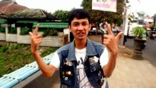 Bangkit Melawan - Muda Berbahaya [MV] [2012]