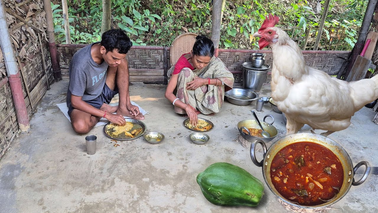 Tasty CHICKEN CURRY With PAPAYA Cooking And Eating By Rural Mother And ...