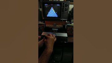 Atari 5200 Q*bert on old tv #shorts