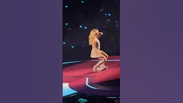 Sabrina Carpenter S NEW JUNO POSITION At The Short N Sweet Tour LA N3 
