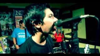 The Asstros - Kembalikan Senyuman [Official Videoclip] Download