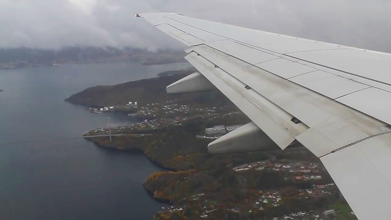 SAS Scandinavian Airlines 737-700 Oslo-Bergen Safety, Takeoff, Inflight, Landing SK263