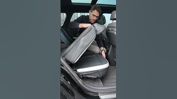 💡Fold-flat feature of the rear seats in the Kia EV5