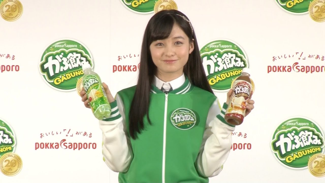橋本環奈、「一生懸命な人が好き」 がぶ飲みブランド20周年記念