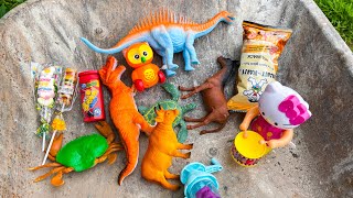 Tìm đồ vật ở bãi rác - có nhiều đồ chơi và hộp kẹo Part 113