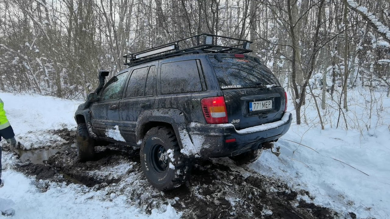 Jeep Wj V8 flat out in mud