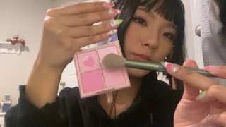 doing ur makeup on the screen rp-asmr