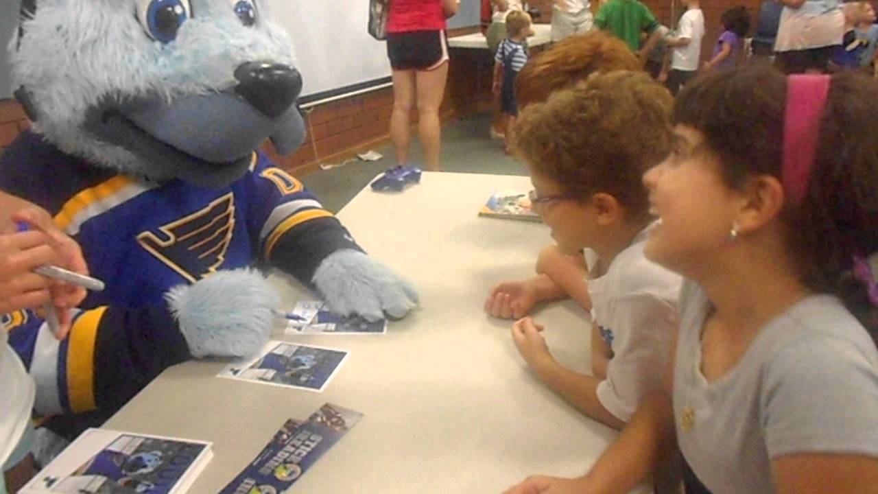 Meeting St.Louis Blues hockey team mascot Louie YouTube