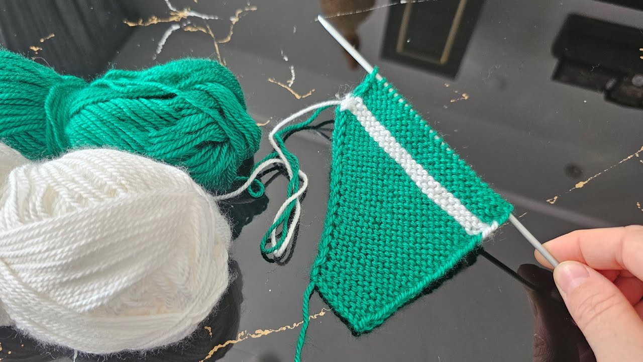 Bugün Başladım✅️ İki Renkli Ördüm Harika Oldu💚 Tek Parça İki Şiş Patik Modelleri