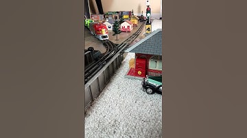 Lionel GP7 block signal #train #railroad