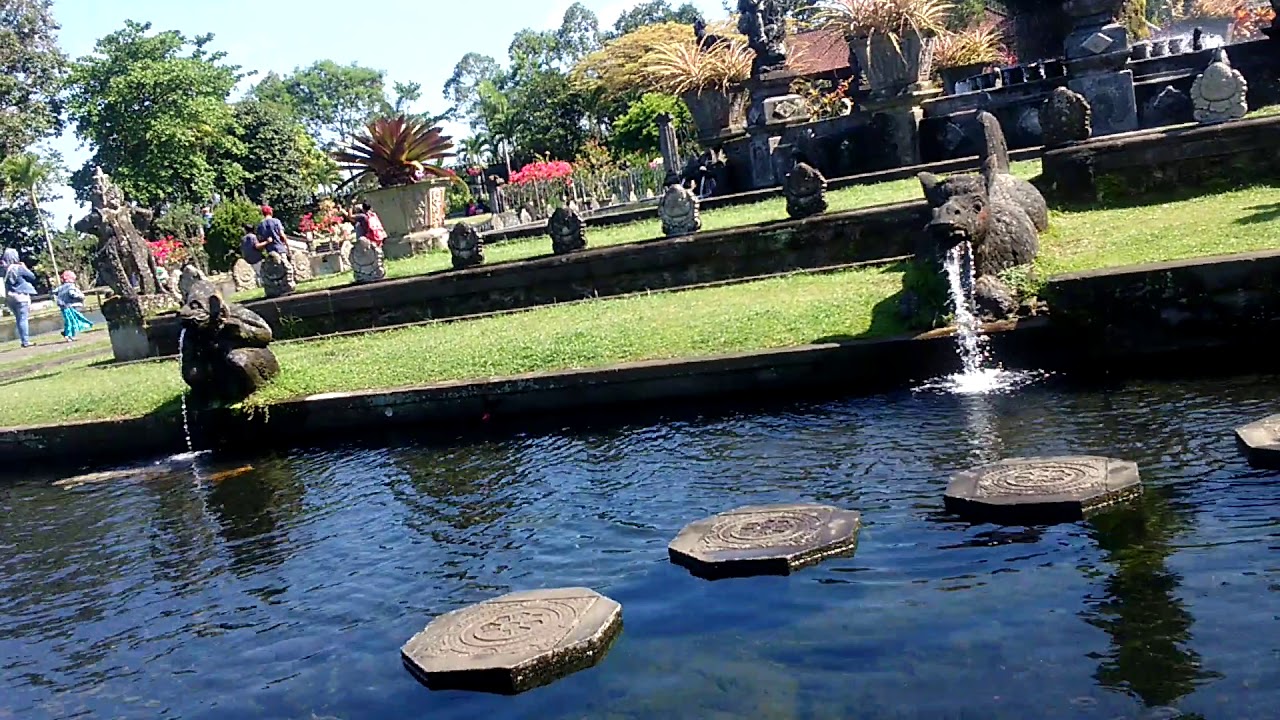 Taman Air Tirta Gangga Bali