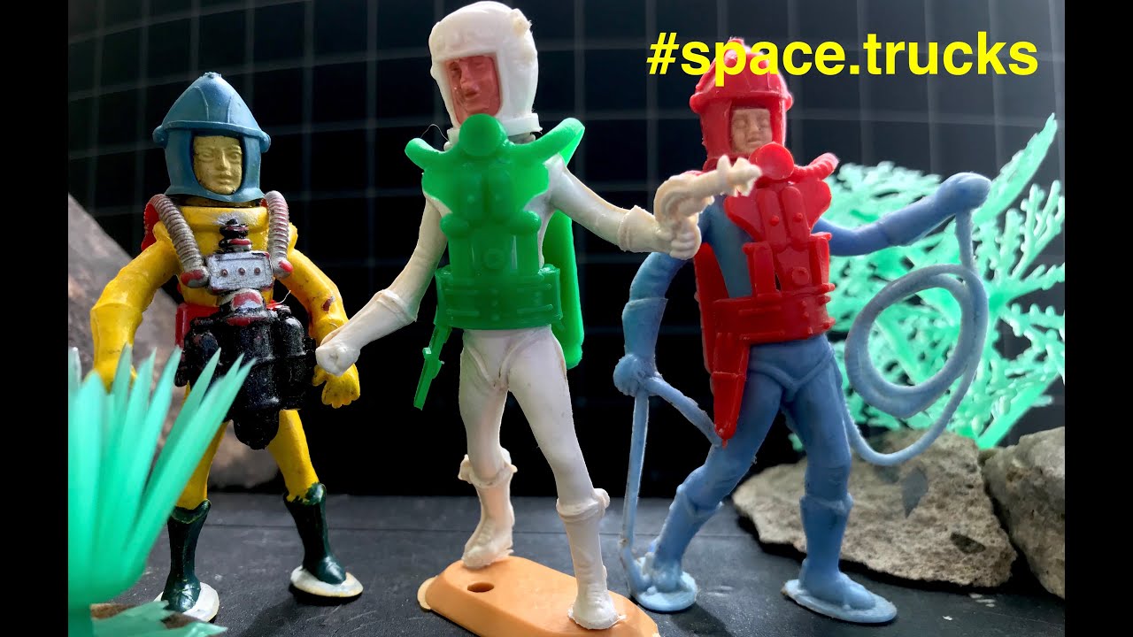 Swoppet Style "Plug Head" Spacemen: When Is a Swoppet Spaceman *Really* a Swoppet? GOT ME!!