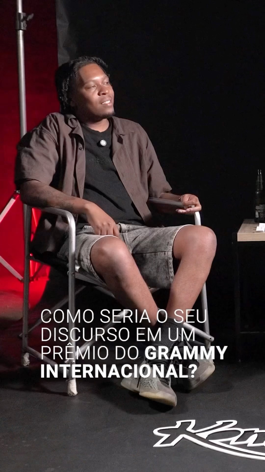 Como seria o discurso do @jovemsanti e @dfideliz no Grammy? Se liga! ?????