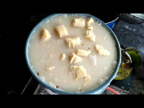 Resep singkong goreng empuk, lembut, merekah dan renyah Bahannya : 1 kg singkong 1 sdm garam 1 sdm . 