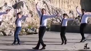 tahranin tarihi mahalesi rey de   8bin yillik çeşme ali yaninda azerbaycan dansi Resimi