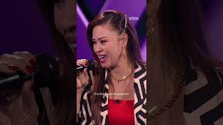 Introverte Tokie Ontpopt Zich Tot Podiumbeest