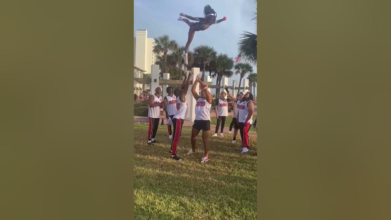 She Serves EVERYTIME🤩 #cheer #stunts #explore #cheerstunts #fyp She Serves EVERYTIME🤩 #cheer #stunts #explore #cheerstunts #fyp