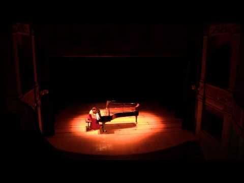 Blandine Waldmann plays Debussy "Clair de Lune"