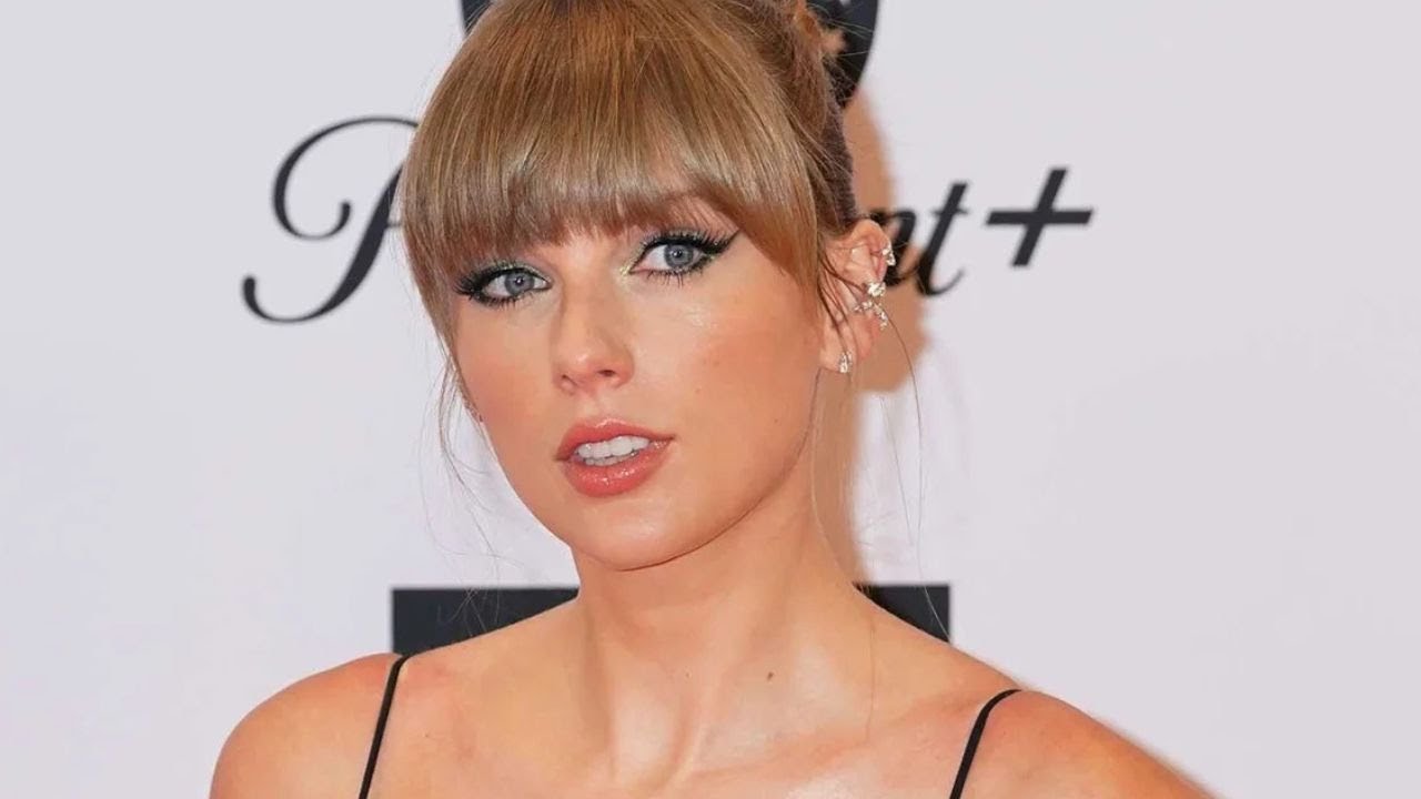 Taylor Swift’s Stunning Beach Look Has Fans Losing Their Minds — See the Photos!