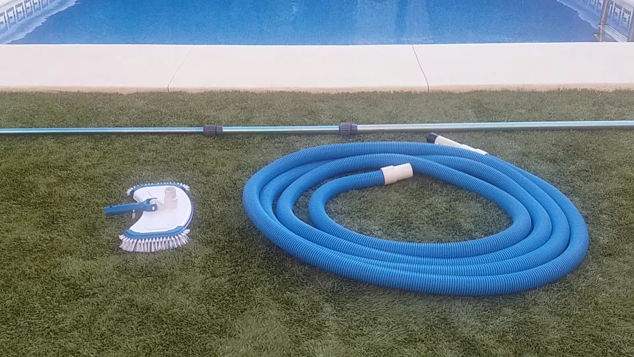 invención Manga riesgo Limpiar fondo piscina con barrefondo manual - YouTube