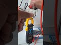 Porque minha tomada so tem tensao ligando o interruptor ?