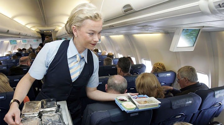 These Flight Attendants Revealed The First Thing They Notice When You Board A Plane