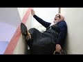 لما امك رجليها تتكسر