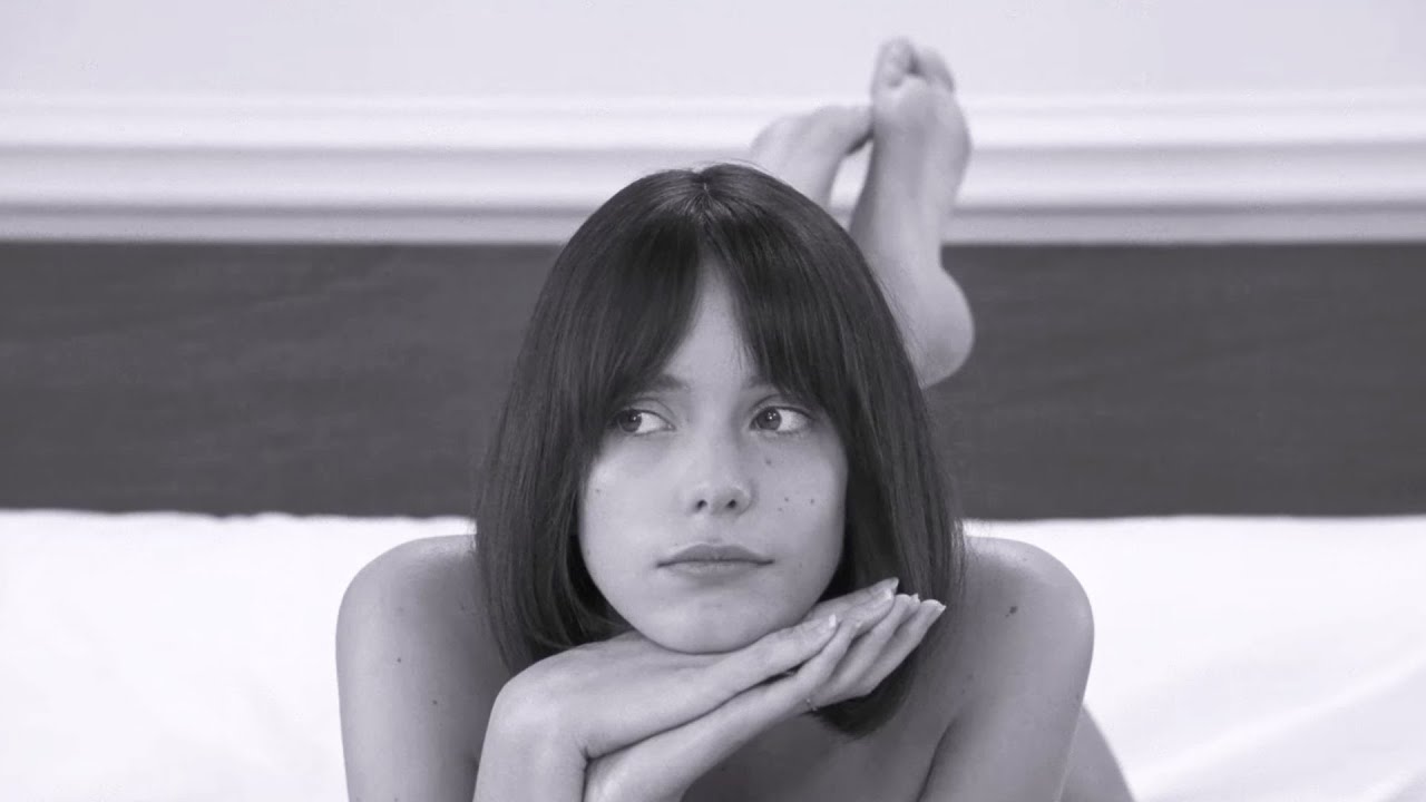 ゴダール2番目の妻アンヌ ヴィアゼムスキーの自伝的小説が原作 ルイ ガレル ステイシー マーティン 映画 グッバイ ゴダール 予告編 Youtube