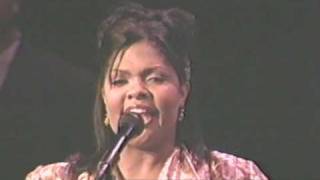 CECE WINANS - ALABASTER BOX (LIVE) chords